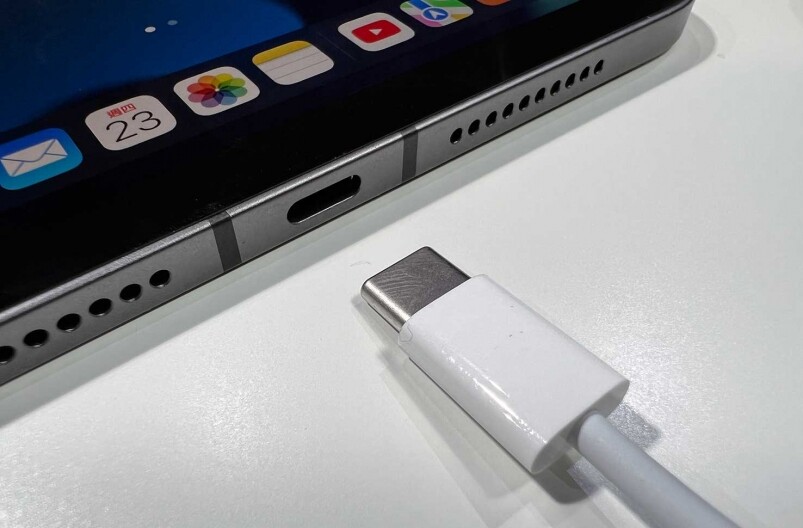 使用USB-C，就當然可以配合20W USB-C電源轉換器，令充電更快；同時間，USB-C