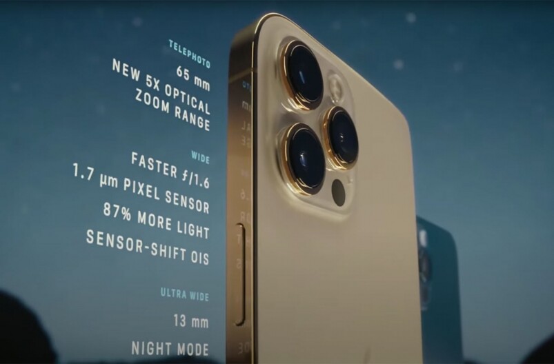 但是在長焦距鏡頭方面,兩款手機就有所不同,iPhone 12 Pro則是一枚52mm的ƒ/2 但是在長焦距鏡頭方面,兩款手機就有所不同,iPhone 12 Pro則是一枚52mm的ƒ/2