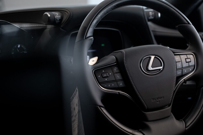 日本頂級房車的代名詞!加入日本傳統精湛工藝金澤箔 Lexus LS500h 日本頂級房車的代名詞!加入日本傳統精湛工藝金澤箔 Lexus LS500h