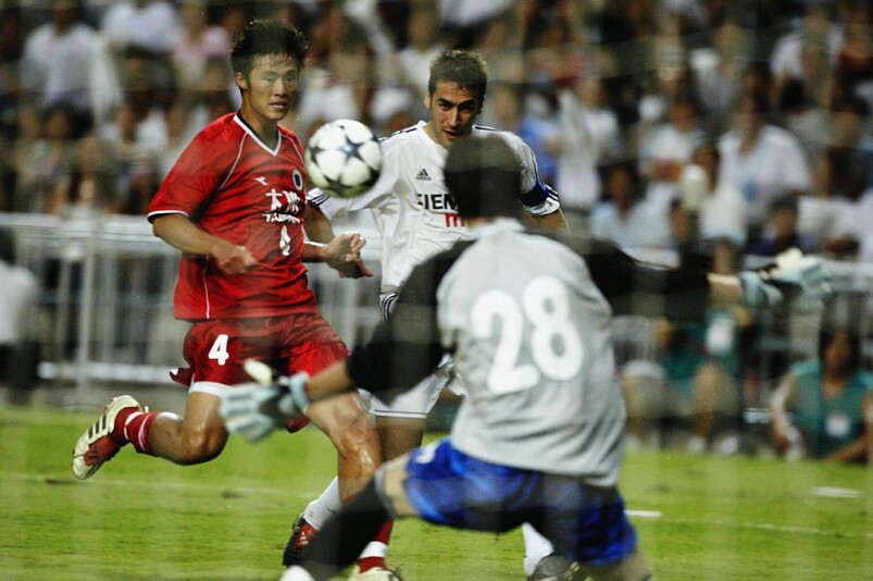 陳偉豪出身於當年的體院足球部，1998年體院足球部解散後，他與體院隊友