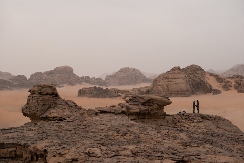 《沙丘瀚戰》故事發生於一個名為阿拉吉斯的星球，由於整個星球都被沙漠