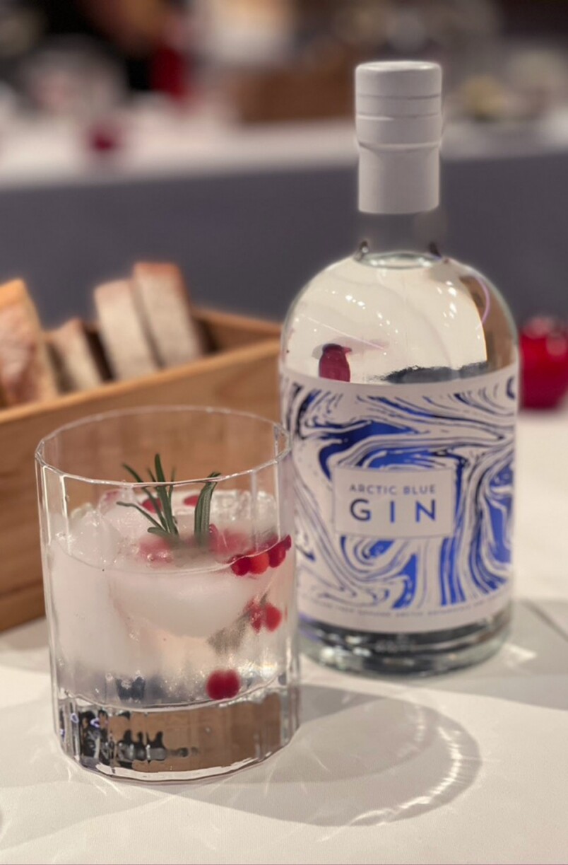 以芬蘭著名的Gin，配上當地常見的野莓，就像是回到芬蘭的感覺似的。