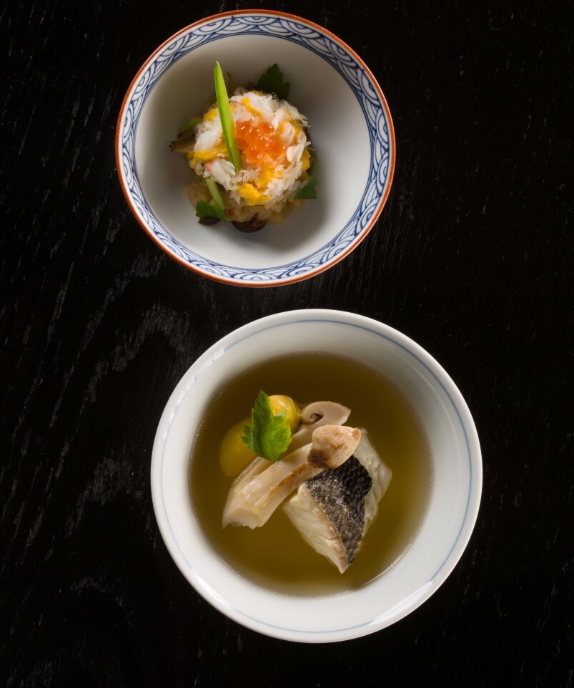 比起刺身及壽司，Omakase中的煮物及燒物的製作時間會較長，部分海鮮，比如是