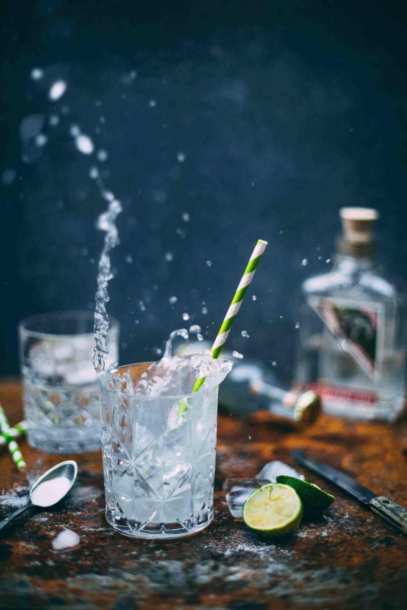 屬highball雞尾酒種類之一，顧名思義就是gin酒混合tonic water再加冰而成的，酒與水