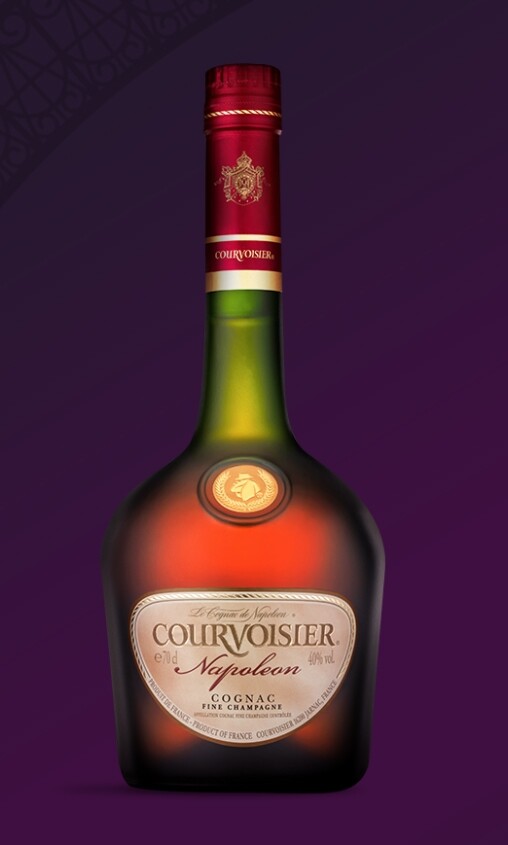 (Courvoisier Napoleon Congac混合Grande Champagne及Petite Champagne產區而成的,酒體有著乾果及木香,以及點點的蘑 (Courvoisier Napoleon Congac混合Grande Champagne及Petite Champagne產區而成的,酒體有著乾果及木香,以及點點的蘑