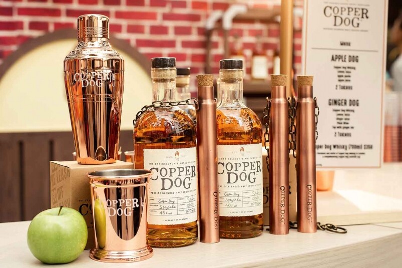 Copper Dog由調酒師Stuart Morrison配製,以8家Speyside的單一麥芽威士忌調和而成,成為這一 Copper Dog由調酒師Stuart Morrison配製,以8家Speyside的單一麥芽威士忌調和而成,成為這一