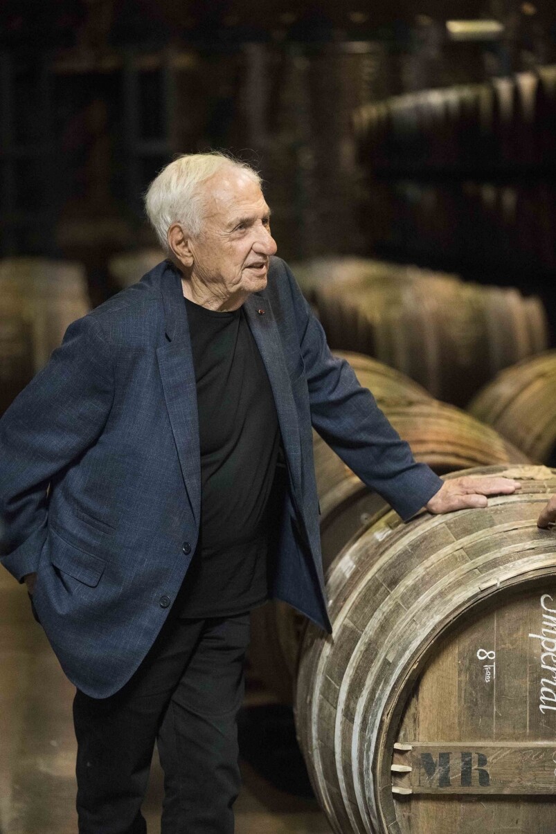 說到Frank Gehry腦海當然就立即出現他的那些著名建築,比如西班牙畢爾包古 說到Frank Gehry腦海當然就立即出現他的那些著名建築,比如西班牙畢爾包古