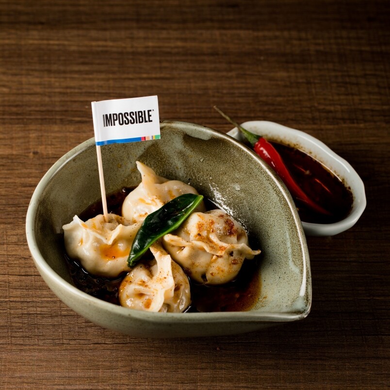 由米芝蓮推介的中式川菜餐廳麻辣燙，推出的 Impossible紅油抄手，以美味多汁的