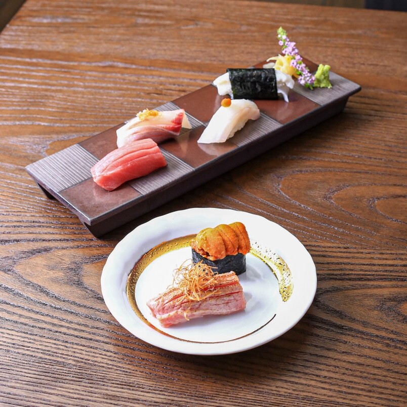 在刺身之後，就是6道壽司的時候了，每一款都是時令的魚材，在吧檯時更