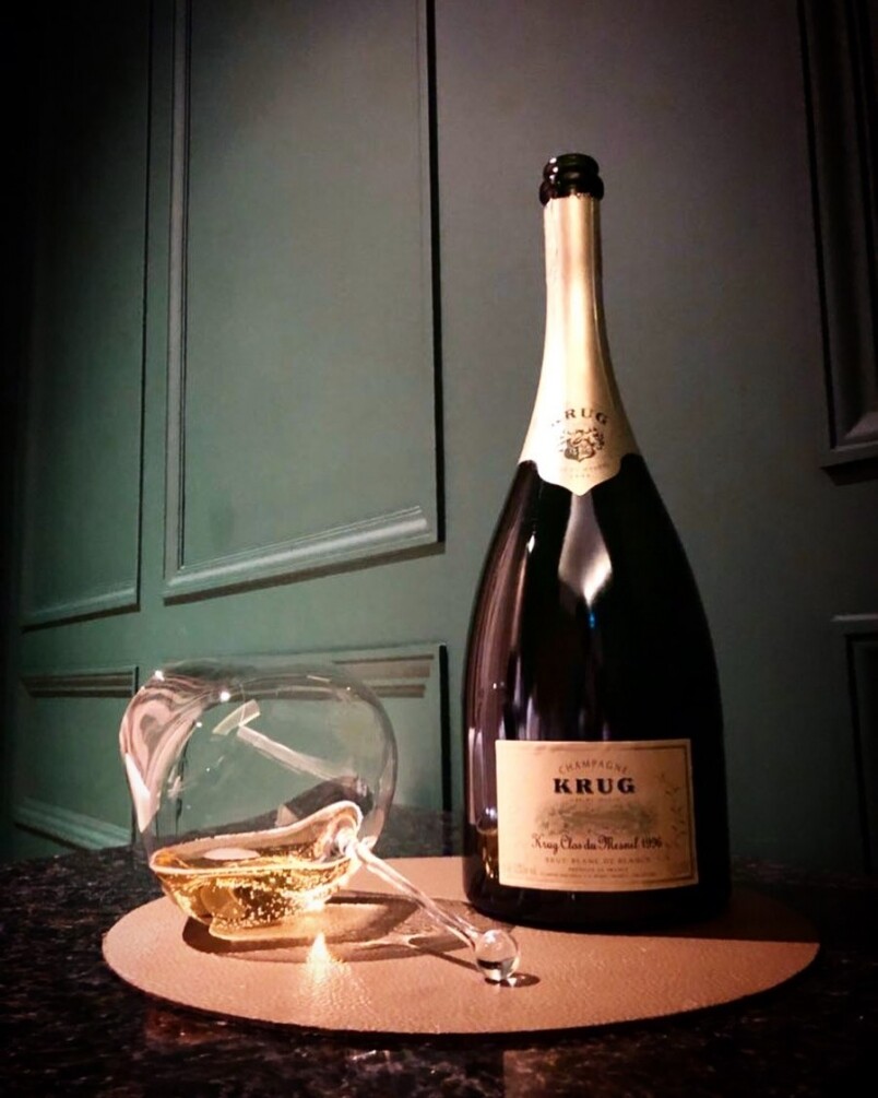 「Krug」這四個字代表着香檳最好的品質，個一瓶都有獨立編號，而且產量極低