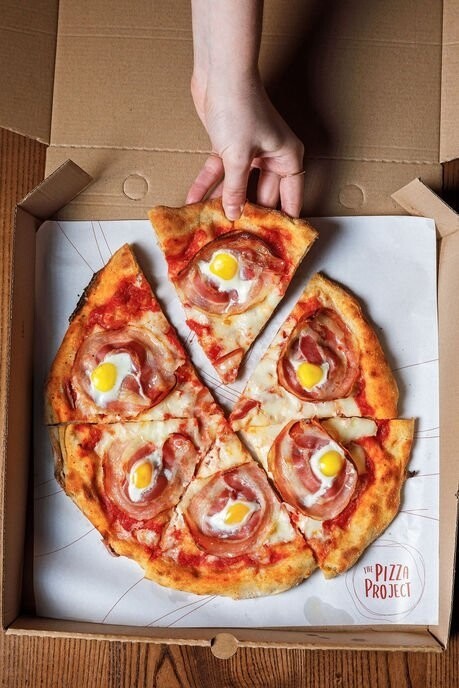 位於中環及灣仔的「The Pizza Project」,一直以手工薄餅見稱。手工薄餅與連鎖店薄餅 位於中環及灣仔的「The Pizza Project」,一直以手工薄餅見稱。手工薄餅與連鎖店薄餅