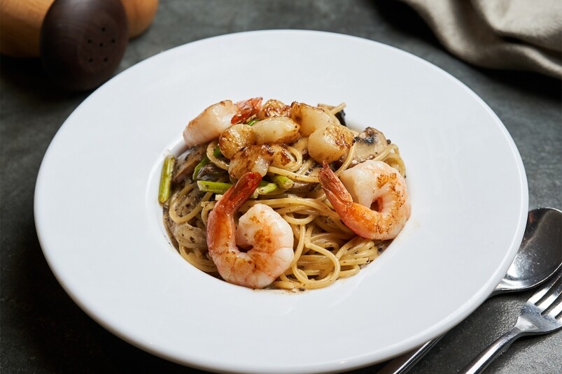 Rosa Bridge 黑松露忌廉汁野菌海蝦帶子意粉 Shrimp Scallops Spaghetti With Black Truffle Cream Sauce Rosa Bridge 黑松露忌廉汁野菌海蝦帶子意粉 Shrimp Scallops Spaghetti With Black Truffle Cream Sauce