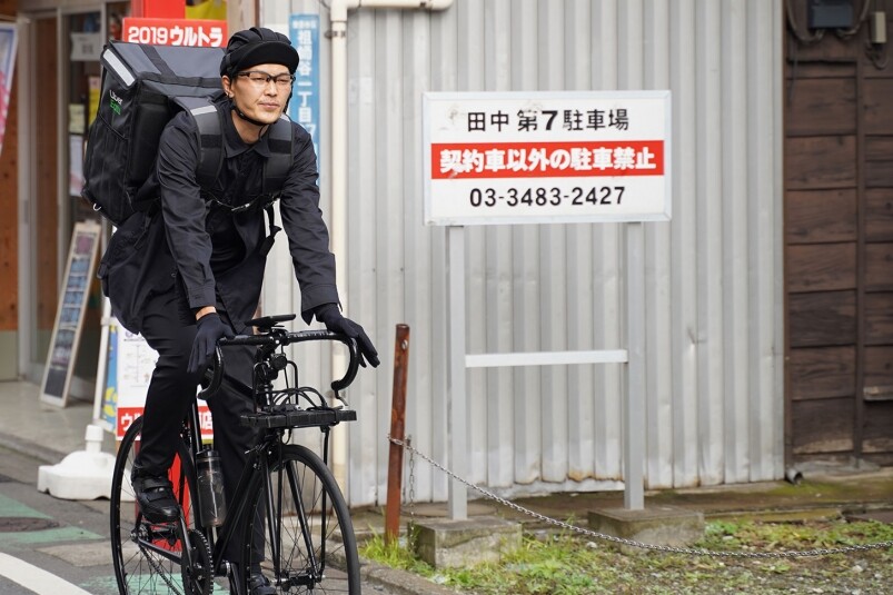 而由於喜歡單車,反正踏著單車都是在城市中遊走,與其單純的踏單車,為 而由於喜歡單車,反正踏著單車都是在城市中遊走,與其單純的踏單車,為