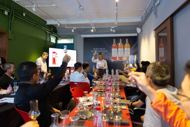 在港新推出的Copper Dog調和麥芽威士忌亦將於Whisky Live Hong Kong 2019設立Pop-up理髮店 在港新推出的Copper Dog調和麥芽威士忌亦將於Whisky Live Hong Kong 2019設立Pop-up理髮店