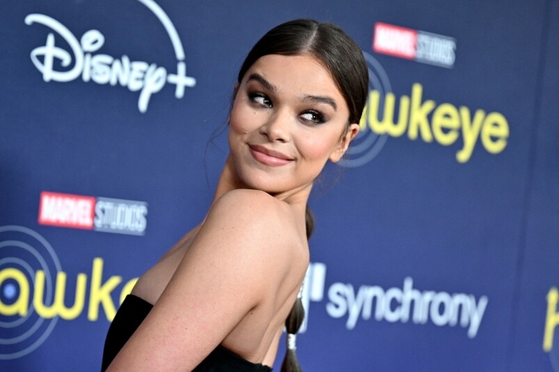 《鷹眼》除了大家熟悉的鷹眼Clint Barton外,Hailee Steinfeld亦會強勢加盟演出女鷹眼Kate Bishop;而 《鷹眼》除了大家熟悉的鷹眼Clint Barton外,Hailee Steinfeld亦會強勢加盟演出女鷹眼Kate Bishop;而