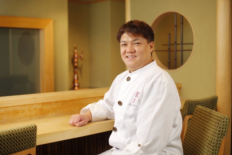 他們的主廚山本征治（Seiji Yamaoto）是現代日本料理界的宗師級人物，他更榮登「世