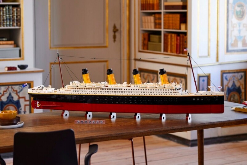 想當年15000名工人也要三年時間才完成的鐵達尼號，LEGO版本當然也是超弩