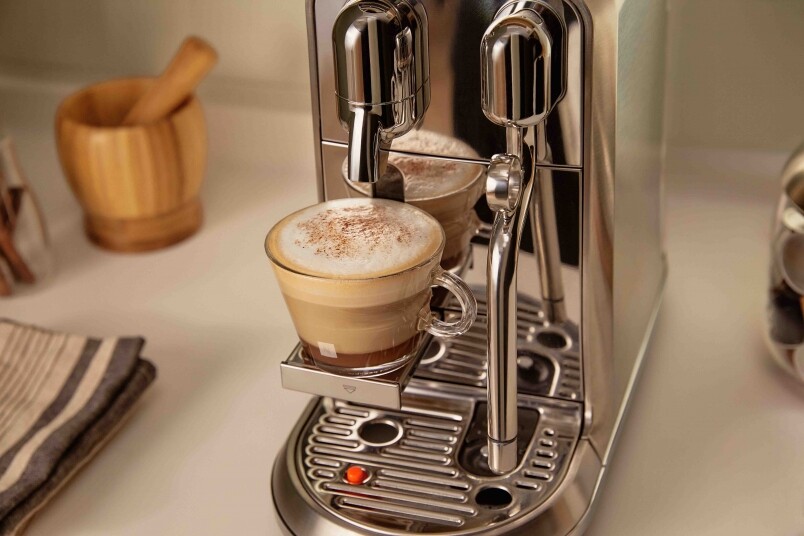而在Nespresso PLANTbase期間限定咖啡體驗上，更可以品嚐到由世界知名甜品師Holger Deh的