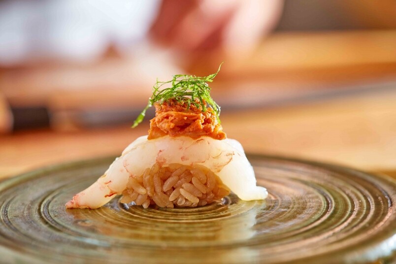 如果喜歡熟成魚，這裡的Maguro大部分都是野生的，而且熟成；慢煮鮑魚質感細