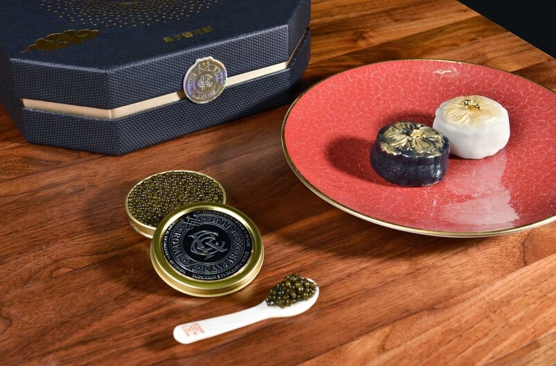 由Royal Caviar Club推出的魚子醬月餅，當然有信心保證，餡料是矜貴的黃寶石Ossetra魚
