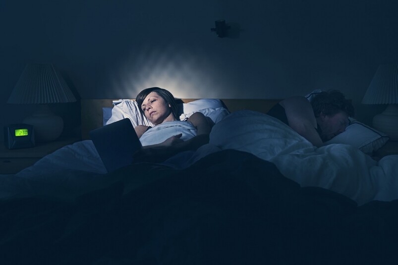 Work From Home增加失眠機會？甚麼是報復性熬夜？不同時間失眠看身體狀況！