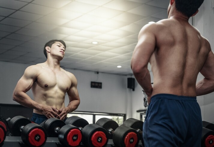雖然負重訓練可增加我們的肌肉含量，使我們身材結實一點，但其實增加