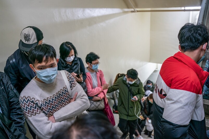 武漢肺炎爆發 香港一罩難求 請時刻保持良好個人衞生及修養