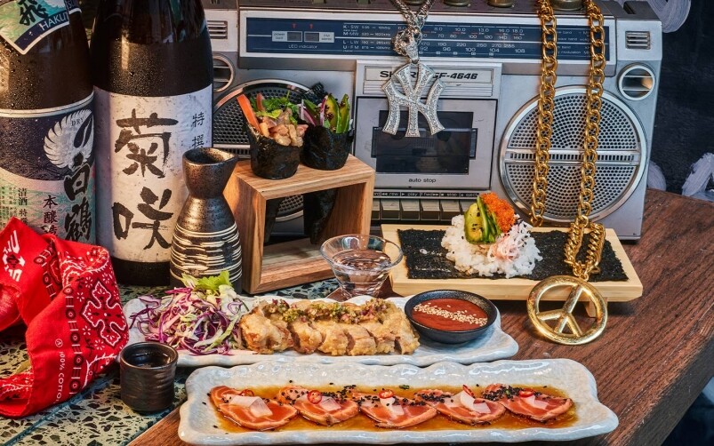 另外餐廳獨家的吞拿魚熱狗（Tuna Hot Dog，HK$98）、烤帶子（Seared Scallop，HK$78）及三文魚玉米