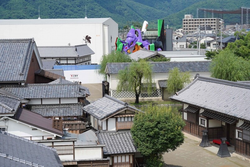 今次EVANGELION京都基地選址於東映太秦映畫村,位於京都市右京區,尤於京都房 今次EVANGELION京都基地選址於東映太秦映畫村,位於京都市右京區,尤於京都房