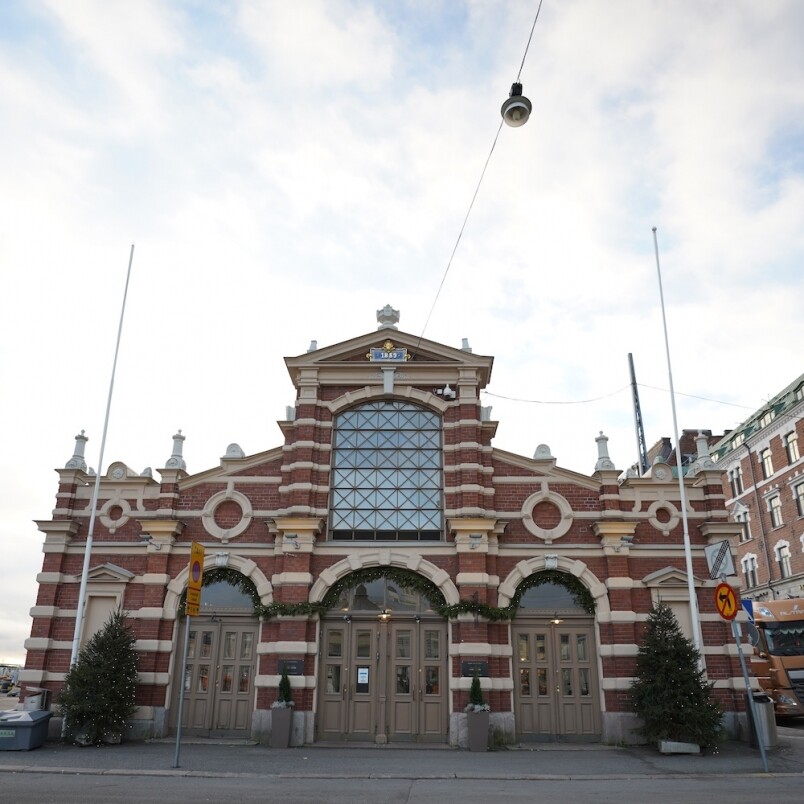 在赫爾辛基市集廣場附近的Old Market Hall，就有一間非常出名的餐廳專賣熱湯