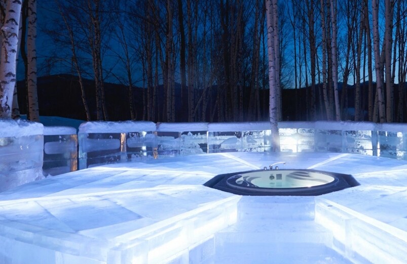 星野Tomamu渡假村 冰之露天浴池真的很冷到睡不著的時侯，在冰之旅宿出門