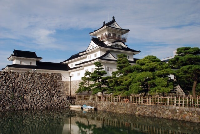 富山城位於富山市的富山城,富山城在戰國時代是佐佐成政的城池,而到 富山城位於富山市的富山城,富山城在戰國時代是佐佐成政的城池,而到