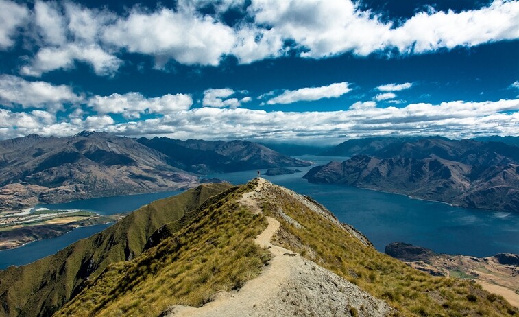 位於紐西蘭南島的瓦納卡(Wanaka)小鎮藏著一個隱世的山,是一個離市區不到 位於紐西蘭南島的瓦納卡(Wanaka)小鎮藏著一個隱世的山,是一個離市區不到