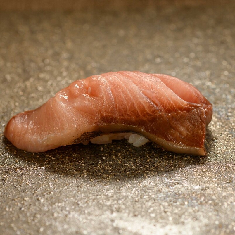 我喜歡「天沢」，是因為他們有不少熟成得非常到位的魚材，到訪之時正是12