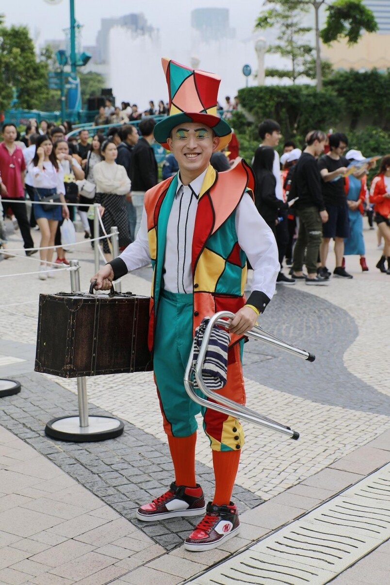 魔術師與大部分自由工作者面對的問題也一樣,需要親力親為地與客人 魔術師與大部分自由工作者面對的問題也一樣,需要親力親為地與客人