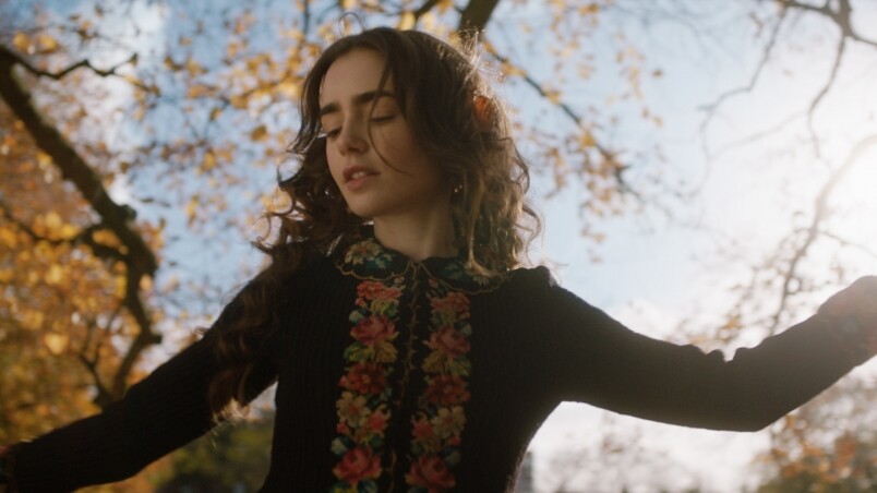 Lily Collins於《Tolkien》(托爾金:魔幻靈感之父)之中,飾演托爾金的妻子,以古典造型登場 Lily Collins於《Tolkien》(托爾金:魔幻靈感之父)之中,飾演托爾金的妻子,以古典造型登場