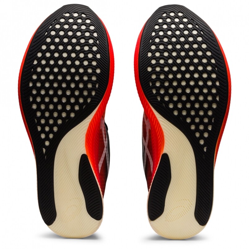 METASPEED EDGE用上ASICS目前最輕、最具反彈性的FLYTEFOAM BLAST TURBO CUSHIONING中底技術,集輕量、緩震及回 METASPEED EDGE用上ASICS目前最輕、最具反彈性的FLYTEFOAM BLAST TURBO CUSHIONING中底技術,集輕量、緩震及回