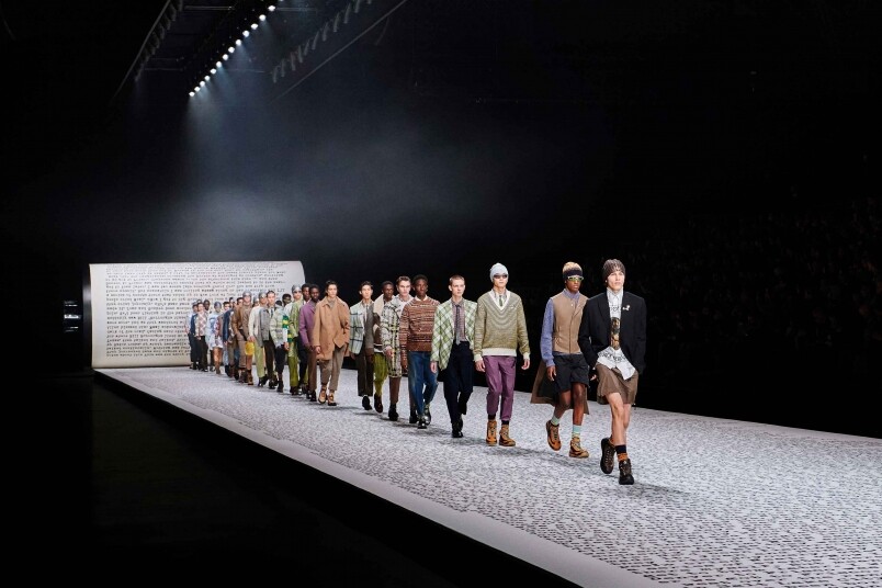 2022 秋季 Dior 男士服裝的時裝展是首個在倫敦舉辦的 Dior 男裝時裝展,由珍貴 2022 秋季 Dior 男士服裝的時裝展是首個在倫敦舉辦的 Dior 男裝時裝展,由珍貴