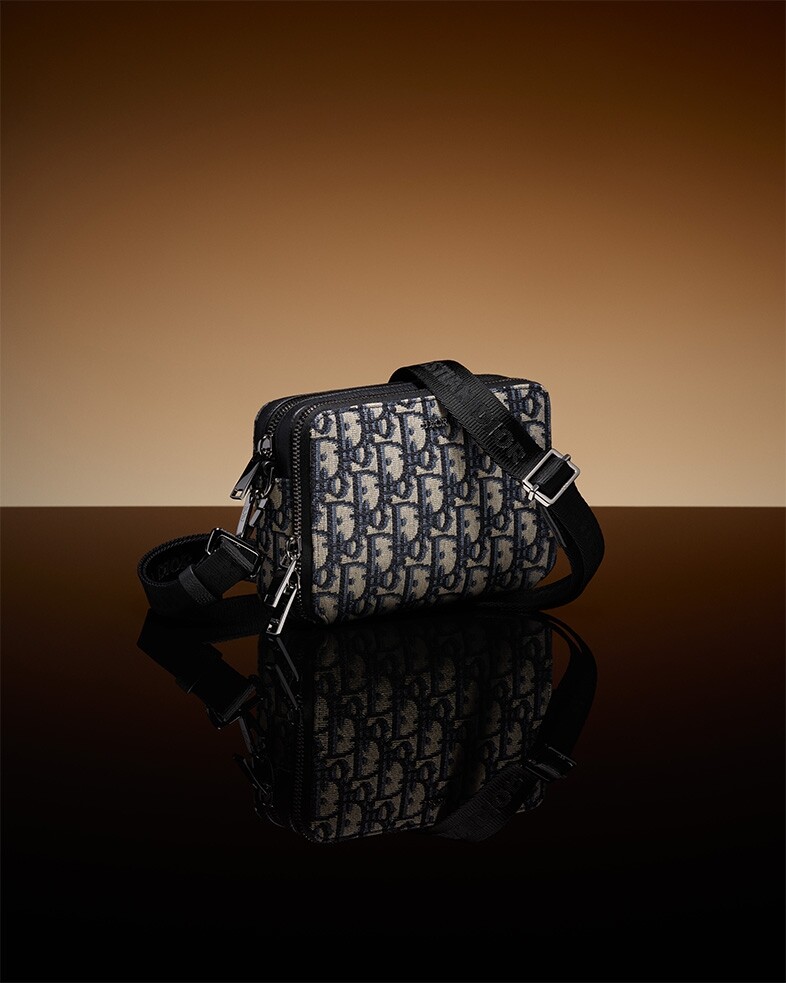 DIOR 小袋連肩帶 HK$12,500 DIOR 小袋連肩帶 HK$12,500