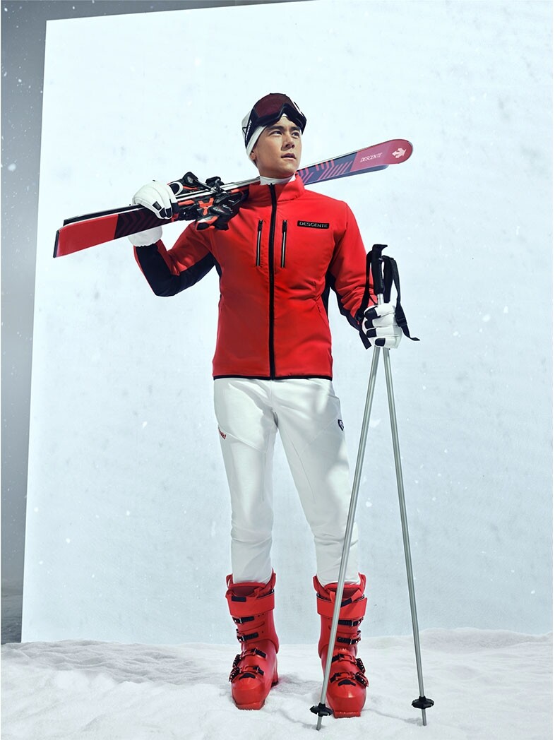 彭于晏率先穿上全新2022 SKI REPLICA生活滑雪系列,型格演繹DESCENTE 87年來的專業運 彭于晏率先穿上全新2022 SKI REPLICA生活滑雪系列,型格演繹DESCENTE 87年來的專業運