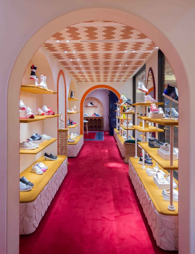 Christian Louboutin 全新專門店 Christian Louboutin 全新專門店