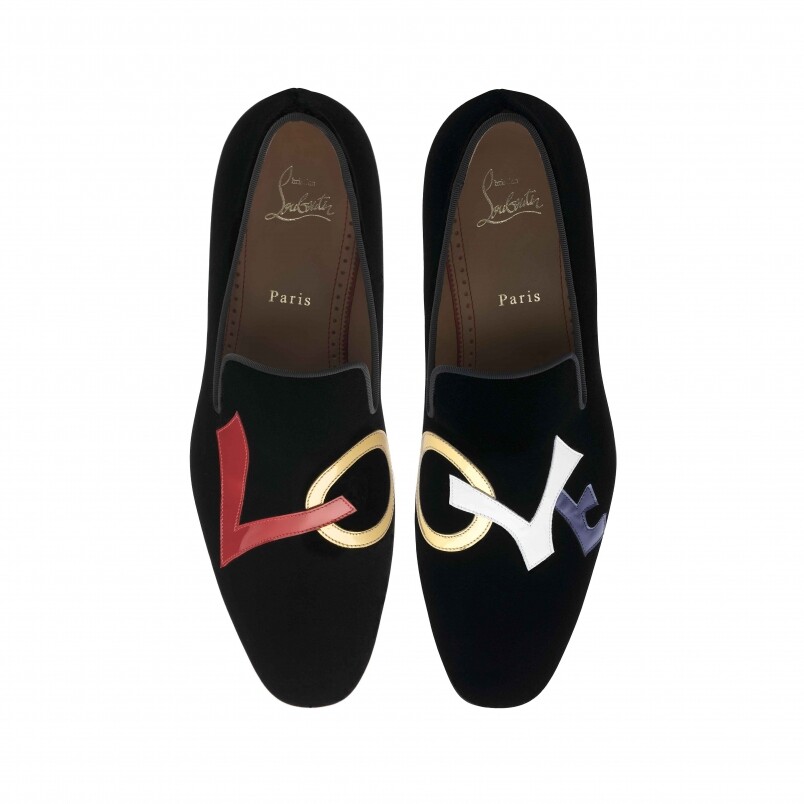 Christian Louboutin 黑色「Love」字絨面樂福鞋 $7,800