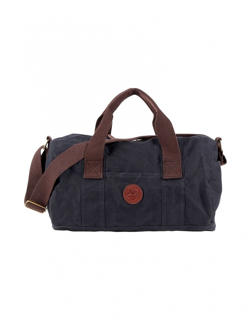 當近年大家都推出較為挺身的duffel款旅行袋時，Timberland這個設計相對上較為軟