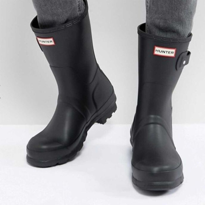 Hunter的水鞋出晒名，「平靚正」可以形容得到，襯衫唔算難，雨靴除了完完全全能