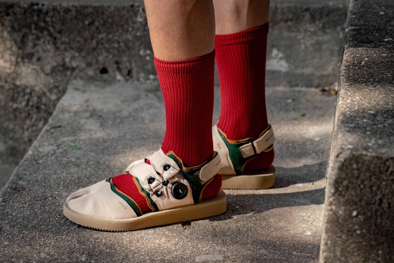 SUICOKE 2021 春夏系列加入春日選色,分別以機能、民族風格、山系、海灘著用考量來 SUICOKE 2021 春夏系列加入春日選色,分別以機能、民族風格、山系、海灘著用考量來