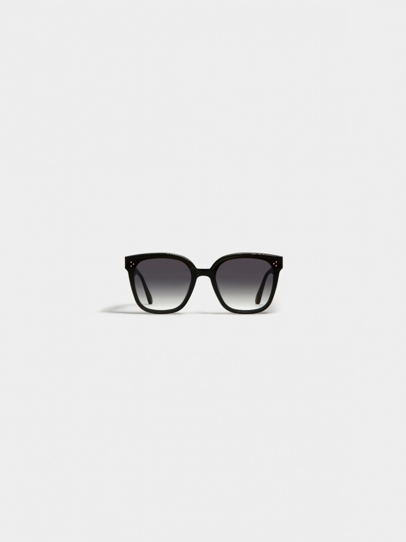 兩款限量款太陽眼鏡將於2021年3月8日於溥儀集團旗下眼鏡店，溥儀眼