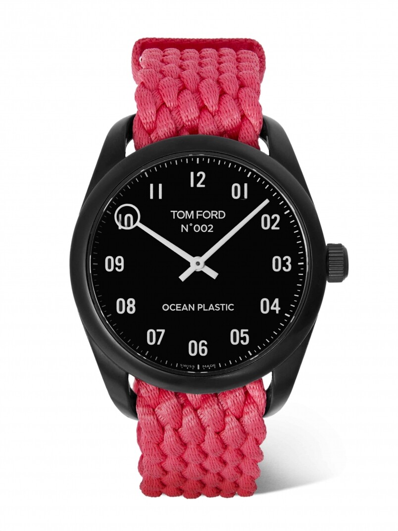 Tom Ford Ocean Plastic Timepiece 腕錶，這是首款以 100% 海洋塑料製成的高級腕錶，黑色回收海洋