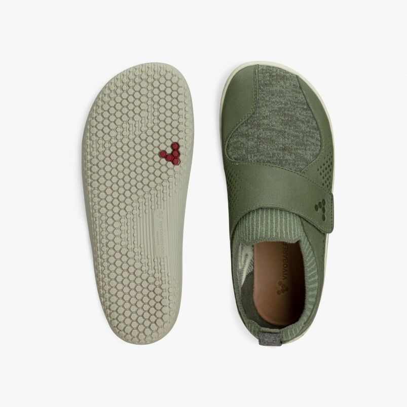 由於該品牌鞋無襪子的赤腳設計，美麗諾羊毛就用於腳掌層令織物充當
