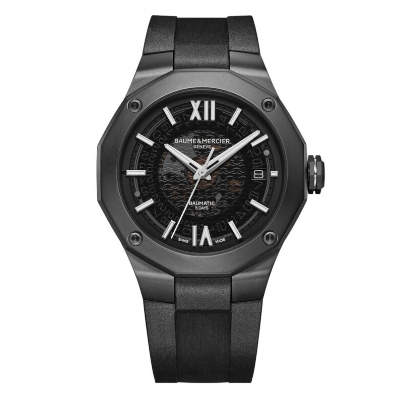 「 full black」全黑版本:噴砂黑色 ADLC 碳鍍層精鋼錶殼、太陽緞面打磨黑色錶盤及黑