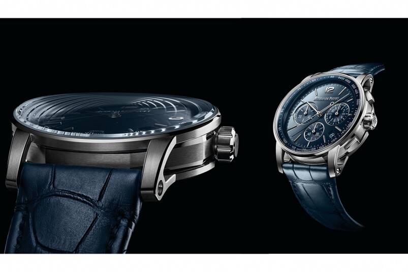 除了非一般的錶殼，愛彼亦精心為CODE 11.59系列腕錶製作雙曲面防眩光藍